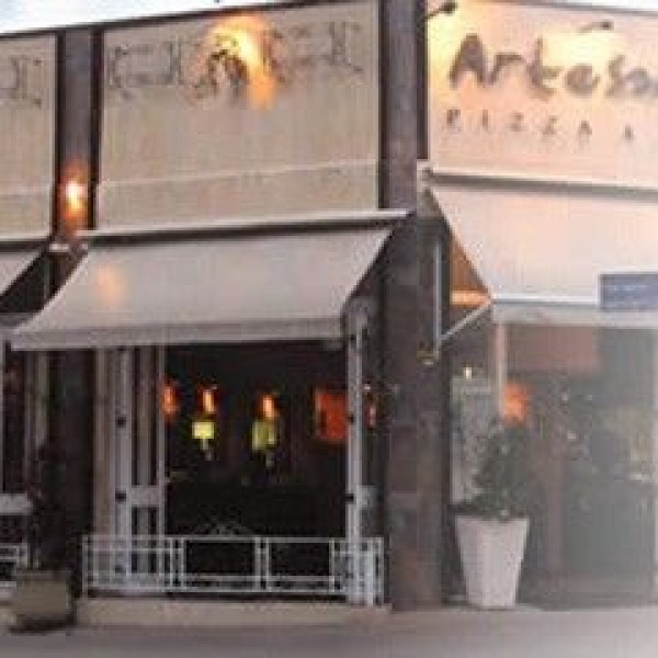 Artesanal Pizza & Bar
